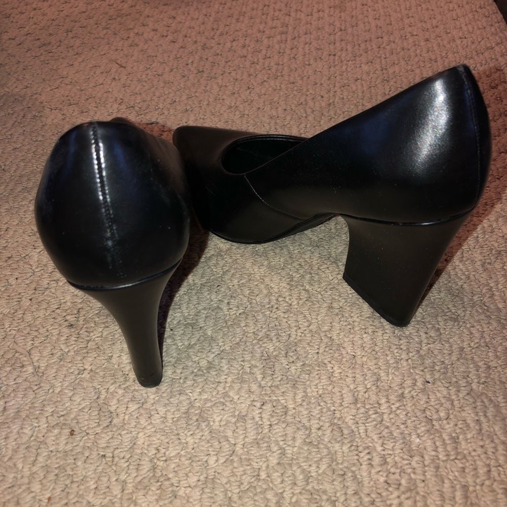 Pumps - Picture 2 of 2